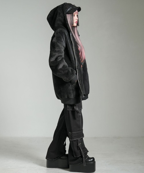 Diable baiser（ディアブルベーゼ）の「モコモコボアフードブルゾンコート（ブルゾン・レディース・ブラック/ベージュ・SMALL/MEDIUM/LARGE/LL/3L）」の5枚目の写真