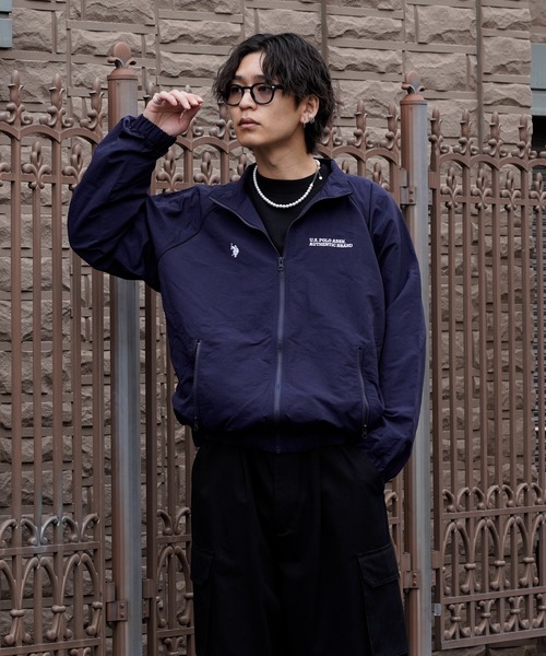 U.S. POLO ASSN.(ユーエスポロアッスン)の「U.S. POLO ASSN./ユーエスポロアッスン 別注 ナイロンジップブルゾン(限定展開)(ナイロンジャケット・メンズ・グレー/ブラック/ネイビー・SMALL/MEDIUM/LARGE)」の6枚目の写真