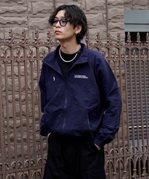 U.S. POLO ASSN.(ユーエスポロアッスン)の「U.S. POLO ASSN./ユーエスポロアッスン 別注 ナイロンジップブルゾン(限定展開)(ナイロンジャケット・メンズ・グレー/ブラック/ネイビー・SMALL/MEDIUM/LARGE)」の5枚目の写真