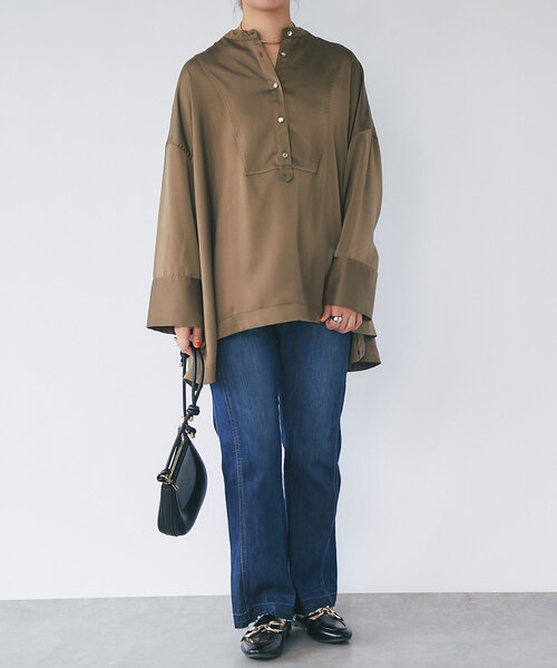 un dix cors(アンディコール)の「《上品な光沢》ヨーク切替サテン調ブラウス(シャツ/ブラウス・レディース・ブラック/カーキ/アイボリー・FREE)」の15枚目の写真