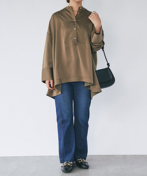 un dix cors(アンディコール)の「《上品な光沢》ヨーク切替サテン調ブラウス(シャツ/ブラウス・レディース・ブラック/カーキ/アイボリー・FREE)」の18枚目の写真