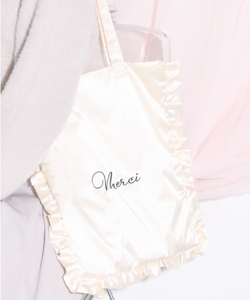 tocco closet(トッコ クローゼット)の「【ZOZO限定】フリルラウンドサテントートバッグ(トートバッグ・レディース・アイボリー/ブラック/ピンク/ボルドー・FREE)」の7枚目の写真