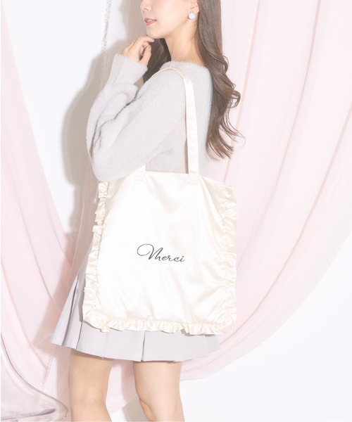tocco closet(トッコ クローゼット)の「【ZOZO限定】フリルラウンドサテントートバッグ(トートバッグ・レディース・アイボリー/ブラック/ピンク/ボルドー・FREE)」の9枚目の写真