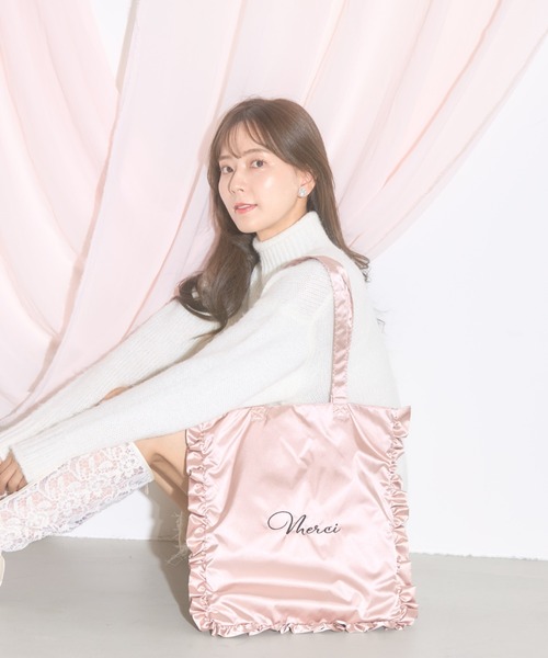 tocco closet(トッコ クローゼット)の「【ZOZO限定】フリルラウンドサテントートバッグ(トートバッグ・レディース・アイボリー/ブラック/ピンク/ボルドー・FREE)」の18枚目の写真