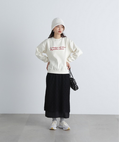 N.（N. Natural Beauty Basic）（エヌエヌナチュラルビューティーベーシック）の「◆ハンドライティング刺繍スウェット（スウェット・レディース・オフホワイト/スミクロ/イエロー・MEDIUM）」の7枚目の写真