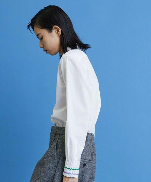 FRAPBOIS(フラボア)の「チャームシャツ(シャツ/ブラウス・レディース・ホワイト/グレイッシュベージュ・1/2)」の12枚目の写真