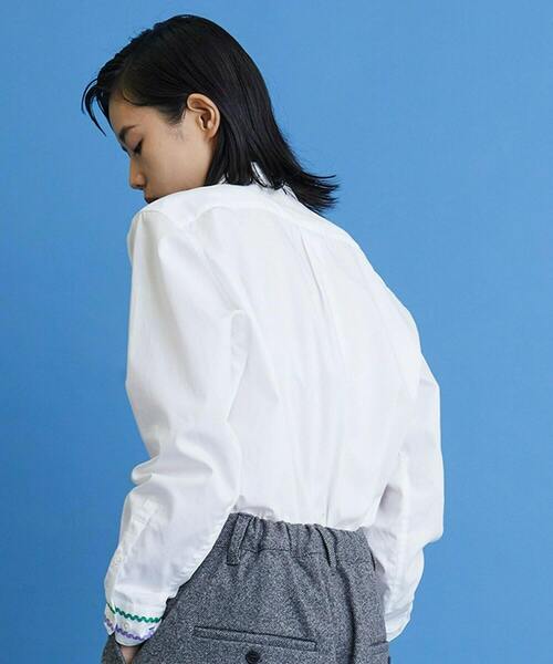 FRAPBOIS(フラボア)の「チャームシャツ(シャツ/ブラウス・レディース・ホワイト/グレイッシュベージュ・1/2)」の13枚目の写真