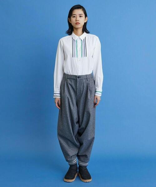 FRAPBOIS(フラボア)の「チャームシャツ(シャツ/ブラウス・レディース・ホワイト/グレイッシュベージュ・1/2)」の14枚目の写真