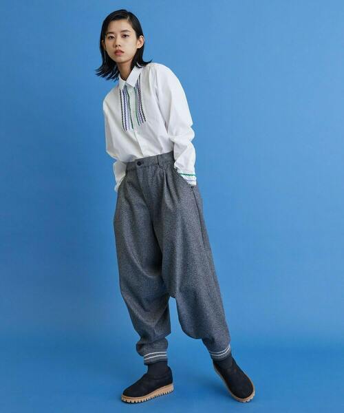 FRAPBOIS(フラボア)の「チャームシャツ(シャツ/ブラウス・レディース・ホワイト/グレイッシュベージュ・1/2)」の17枚目の写真