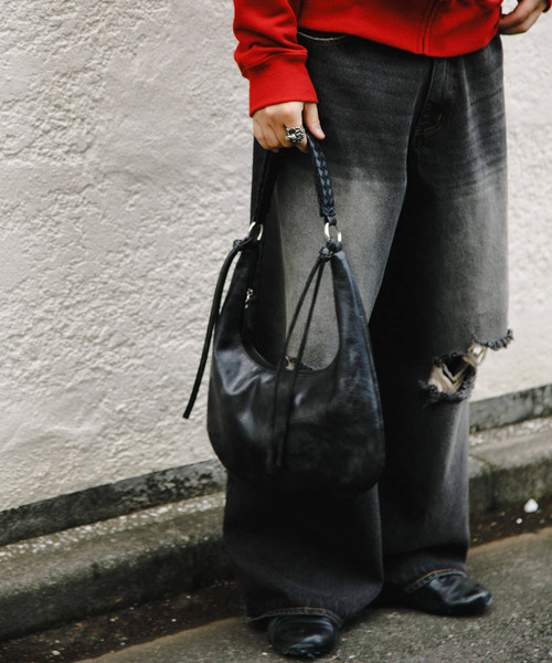 SENSE OF PLACE by URBAN RESEARCH（センスオブプレイスバイアーバンリサーチ）の「フェイクレザーヴィンテージハンドバッグ（ハンドバッグ・メンズ・ブラック/レッド・ONE）」の11枚目の写真