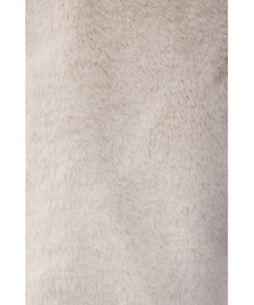 AZUL by moussy（アズールバイマウジー）の「フラッフィーフェイクファーベスト（ベスト・レディース・ブラック/アイボリー/ライトグレー・FREE）」の13枚目の写真