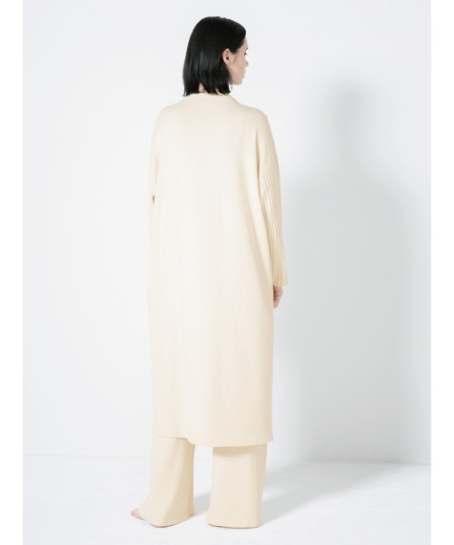 KEnTe(ケンテ)の「Ribbed Slit Knit Tops(ニット/セーター・レディース・モカ/グレイッシュベージュ/アイボリー・M)」の5枚目の写真