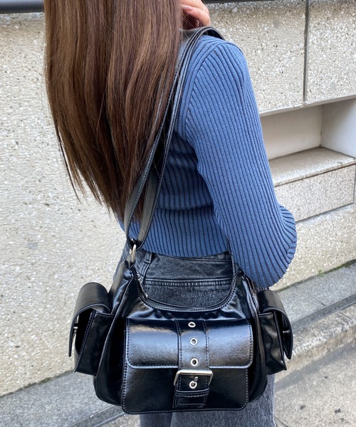 WEGO（ウィゴー）の「WEGO/ハトメベルトポケットショルダー（ショルダーバッグ・レディース・ブラウン/ブラック/レッド・FREE）」の4枚目の写真