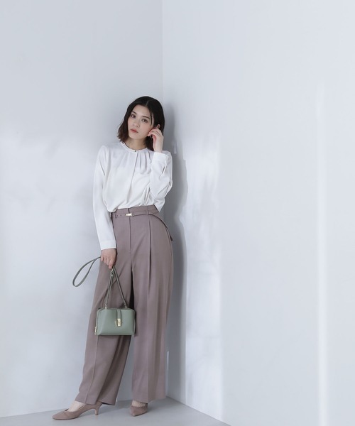 NATURAL BEAUTY BASIC（ナチュラルビューティーベーシック）の「◇フロントタックブラウス（シャツ/ブラウス・レディース・グレイッシュベージュ/オフホワイト/ライトグリーン/ベージュ/グリーン・SMALL/MEDIUM）」の8枚目の写真