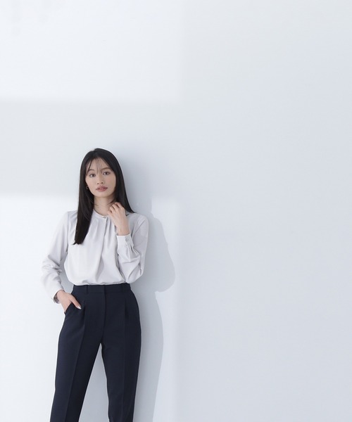 NATURAL BEAUTY BASIC（ナチュラルビューティーベーシック）の「◇フロントタックブラウス（シャツ/ブラウス・レディース・グレイッシュベージュ/オフホワイト/ライトグリーン/ベージュ/グリーン・SMALL/MEDIUM）」の19枚目の写真