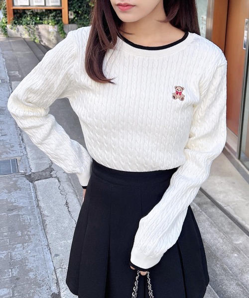 INGNI(イング)の「くま刺しゅうケーブルニット(ニット/セーター・レディース・その他/レッド系3/グレー×ホワイト/ホワイト×ブラック/ピンク系6/ネイビー系・M)」の7枚目の写真