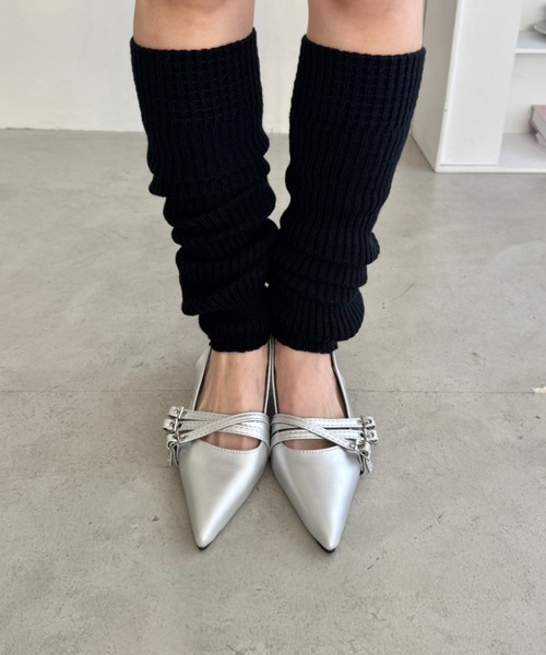 Loueme（ルエム）の「メニーベルトポインテッドミュールパンプス（パンプス・レディース・シルバー/ブラック/レッド・24.5cm/23.5cm）」の15枚目の写真