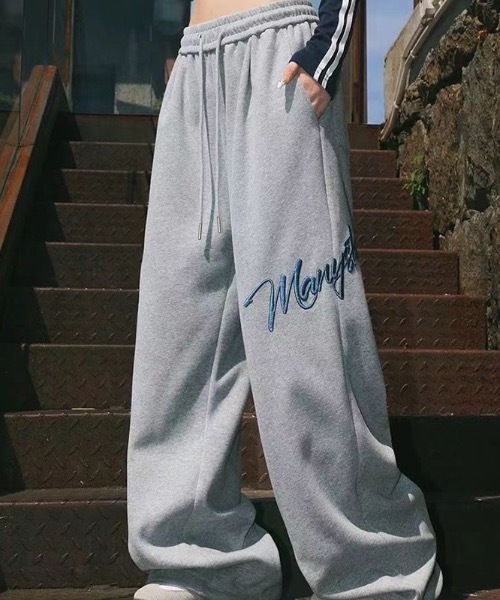 lilful（リルフル）の「サイド刺繍ロゴ ワイドスウェットパンツ（スウェットパンツ・レディース・ブラック/グレー・L/M）」の5枚目の写真