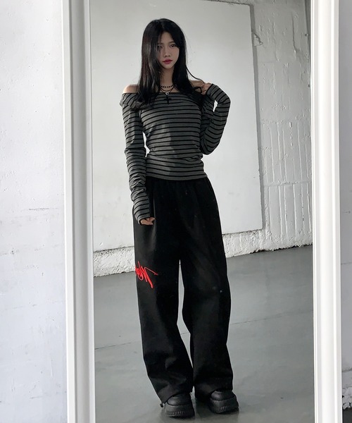 lilful（リルフル）の「サイド刺繍ロゴ ワイドスウェットパンツ（スウェットパンツ・レディース・ブラック/グレー・L/M）」の6枚目の写真