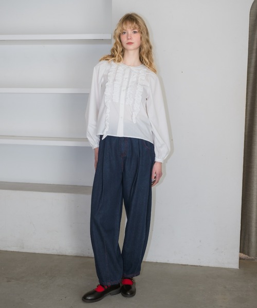 idem(イデム)の「curve denim ribbon pants / カーブデニムリボンパンツ(デニムパンツ・レディース・ネイビー/ブルー・FREE/SMALL)」の5枚目の写真