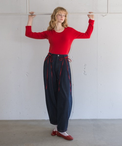 idem(イデム)の「curve denim ribbon pants / カーブデニムリボンパンツ(デニムパンツ・レディース・ネイビー/ブルー・FREE/SMALL)」の13枚目の写真