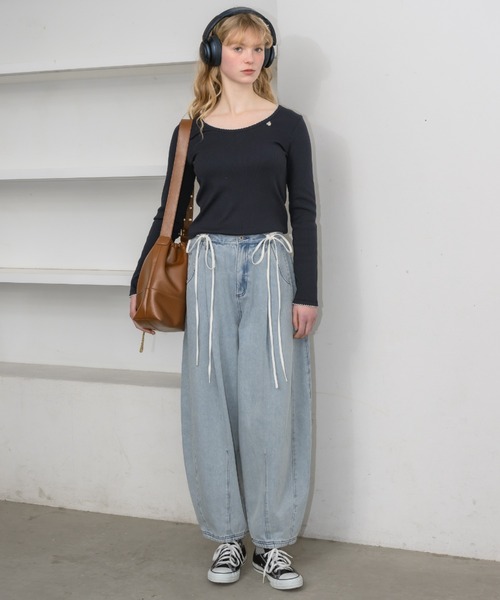 idem(イデム)の「curve denim ribbon pants / カーブデニムリボンパンツ(デニムパンツ・レディース・ネイビー/ブルー・FREE/SMALL)」の17枚目の写真