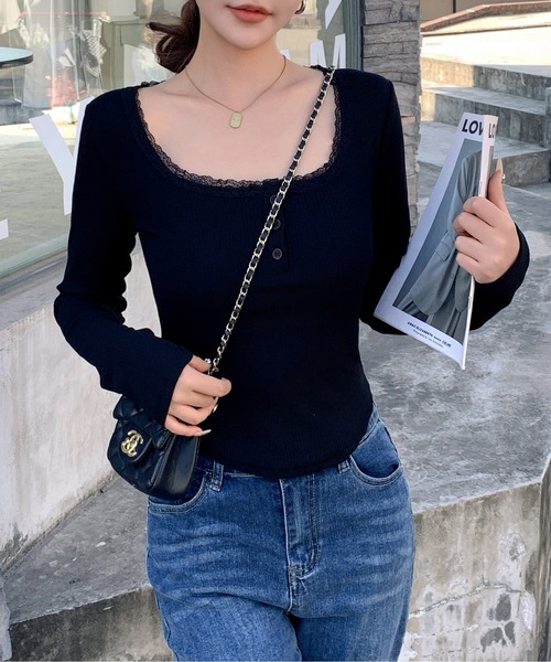 FINEnough(ファインナフ)の「衿レースチラ見せロンTヘンリーネックインナー長袖トップス(Tシャツ/カットソー・レディース・ホワイト/ブラック/グレー・FREE)」の3枚目の写真