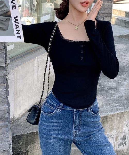 FINEnough(ファインナフ)の「衿レースチラ見せロンTヘンリーネックインナー長袖トップス(Tシャツ/カットソー・レディース・ホワイト/ブラック/グレー・FREE)」の13枚目の写真