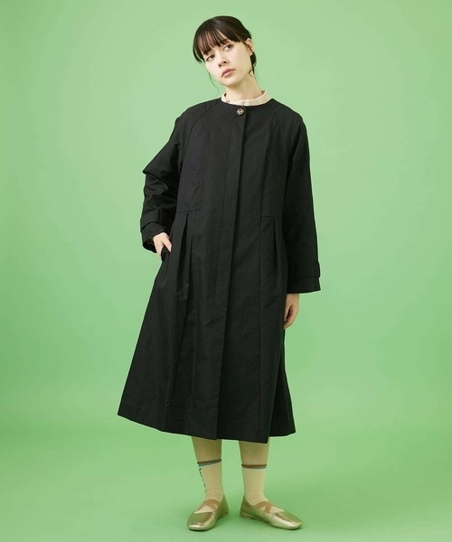 Jocomomola(ホコモモラ)の「裏地プリントノーカラーロングコート(ノーカラーコート・レディース・ブラック/ライラック/ベージュ・42/40)」の16枚目の写真