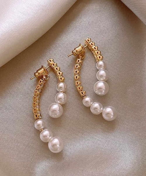e.m. スパイクとパールのデザイン ピアス(両耳用) セール】パールデザインピアス（ピアス（両耳用））｜pyornim