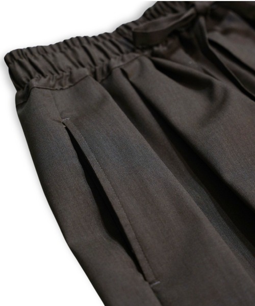 my beautiful landlet(マイビューティフルランドレット)の「【my beautiful landlet】 COHORUS RAMIE × SOLOTEX BACK WARP WIDE SHORT PANTS(その他パンツ・メンズ・チャコールグレー/ブラウン/ブラック・1/0)」の17枚目の写真