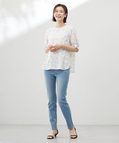 J.PRESS(ジェイプレス)の「【洗える】ラインフラワープリント ブラウス(シャツ/ブラウス・レディース・アイボリー系5/ネイビー系5・T13/T15)」の3枚目の写真