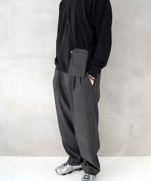 Senti(センティ)の「SENTI センティ / Dyneema(R) Leather TRAVEL SHOULDER BAG 超軽量ダイニーマレザートラベルショルダーバッグ / 3032(ショルダーバッグ・メンズ・ブラック系その他/ブラック・FREE)」の3枚目の写真