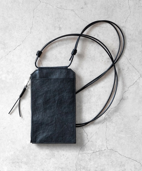 Senti(センティ)の「SENTI センティ / Dyneema(R) Leather TRAVEL SHOULDER BAG 超軽量ダイニーマレザートラベルショルダーバッグ / 3032(ショルダーバッグ・メンズ・ブラック系その他/ブラック・FREE)」の6枚目の写真
