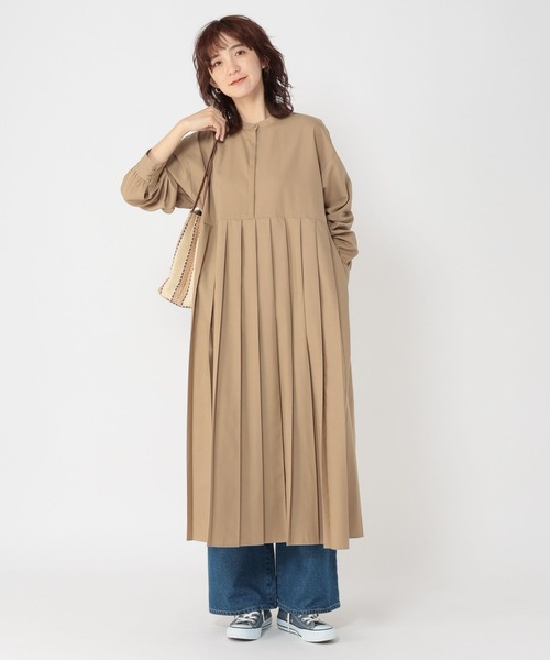 studio CLIP（スタディオクリップ）の「切り替えプリーツワンピース（ワンピース・レディース・チャコール/ベージュ・FREE）」の2枚目の写真