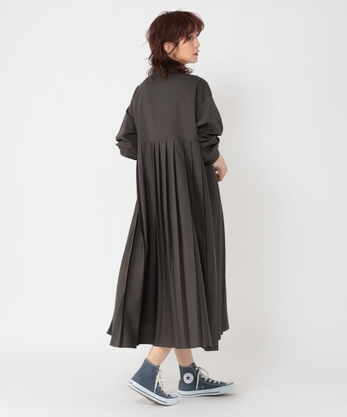 studio CLIP（スタディオクリップ）の「切り替えプリーツワンピース（ワンピース・レディース・チャコール/ベージュ・FREE）」の18枚目の写真