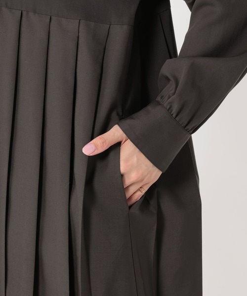 studio CLIP（スタディオクリップ）の「切り替えプリーツワンピース（ワンピース・レディース・チャコール/ベージュ・FREE）」の8枚目の写真