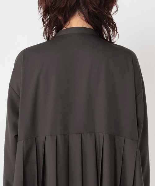 studio CLIP（スタディオクリップ）の「切り替えプリーツワンピース（ワンピース・レディース・チャコール/ベージュ・FREE）」の6枚目の写真