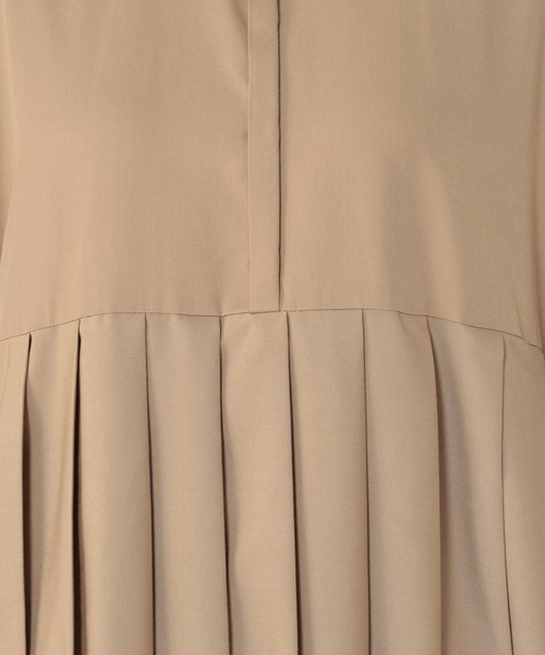 studio CLIP（スタディオクリップ）の「切り替えプリーツワンピース（ワンピース・レディース・チャコール/ベージュ・FREE）」の3枚目の写真