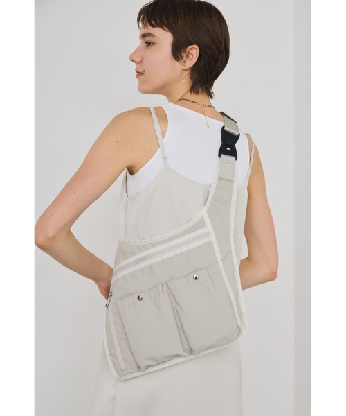 un/neu（アンノイ）の「スリムベストショルダー / フィッシングライクベスト / 撥水機能付き（ボディバッグ/ウエストポーチ・レディース・ブラック/ベージュ・FREE）」の21枚目の写真