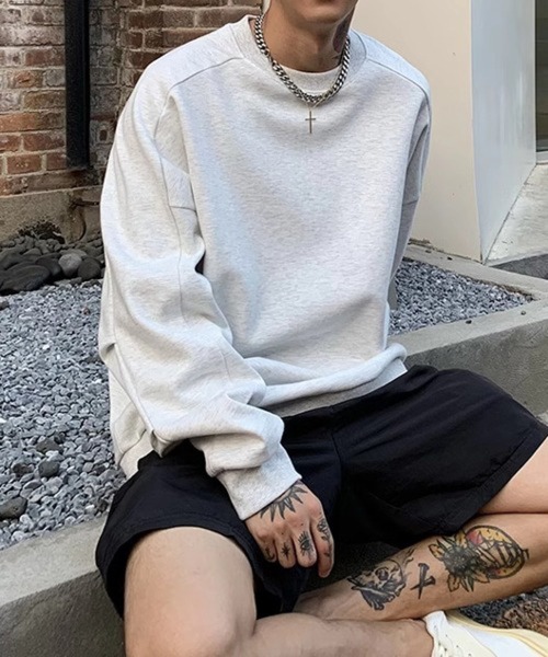 CERCA（チェルカ）の「【NOWLE】無地 シンプル クルーネック トレーナー/スウェット（スウェット・メンズ・チャコールグレー/アッシュグレー/ホワイト・MEDIUM/LARGE/X-LARGE）」の7枚目の写真