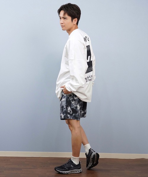 RVCA（ルーカ）の「RVCA/ルーカ 長袖ラッシュガード/水陸両用 裾ドローコード/ドロスト UVケア ロンＴ BF04A-P81（ラッシュガード・メンズ・ブラック/ホワイト・S/L/M）」の7枚目の写真