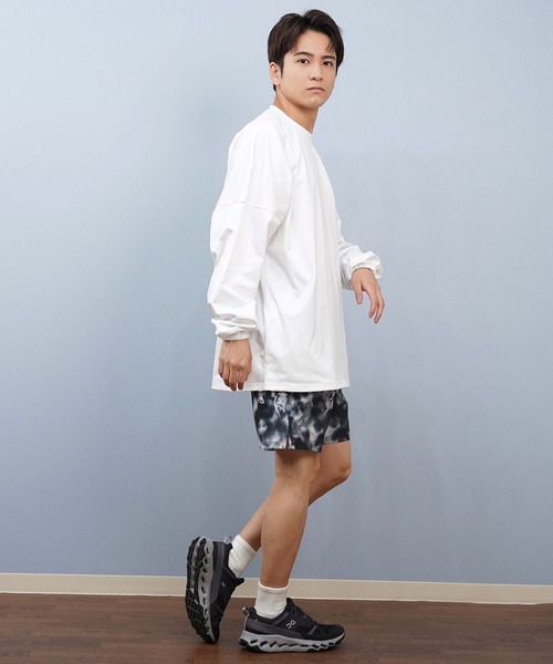 RVCA（ルーカ）の「RVCA/ルーカ 長袖ラッシュガード/水陸両用 裾ドローコード/ドロスト UVケア ロンＴ BF04A-P81（ラッシュガード・メンズ・ブラック/ホワイト・S/L/M）」の9枚目の写真