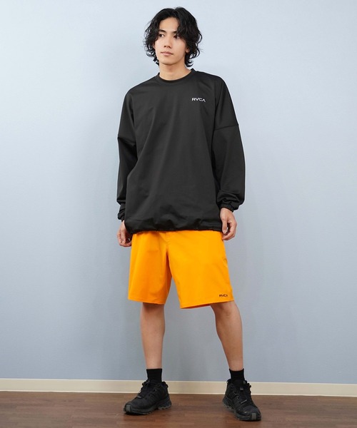 RVCA（ルーカ）の「RVCA/ルーカ 長袖ラッシュガード/水陸両用 裾ドローコード/ドロスト UVケア ロンＴ BF04A-P81（ラッシュガード・メンズ・ブラック/ホワイト・S/L/M）」の12枚目の写真