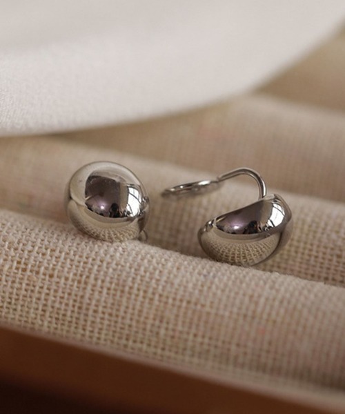 yu-ka（ユーカ）の「YU-KA:シンプルラウンドイヤリング simple round earring（イヤリング・レディース・ゴールド/シルバー・FREE）」の5枚目の写真