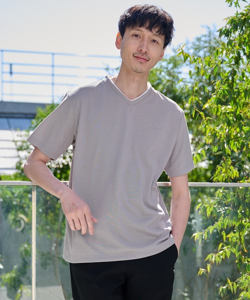Arnold Palmer(アーノルドパーマー)の「リネンタッチ Vネック Tシャツ(Tシャツ/カットソー・メンズ・ホワイト/グレイッシュベージュ/ブラック・L/M/LL)」の3枚目の写真