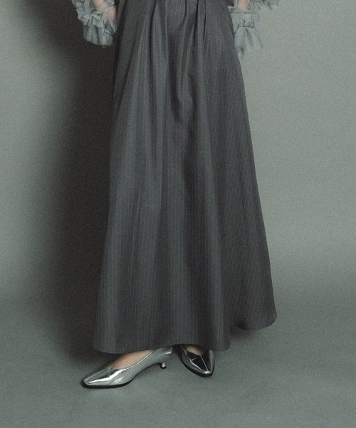 et.UNiVER(エトユニベール)の「Sleek Metallic Pumps(パンプス・レディース・シルバー/ブラック/チャコール・S/M/L/LL)」の9枚目の写真
