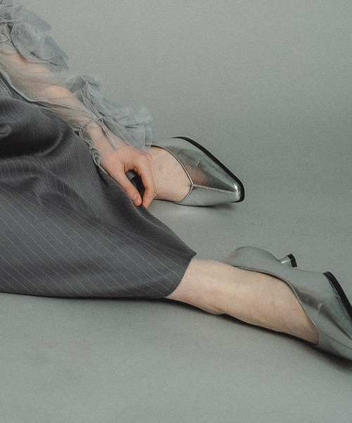 et.UNiVER(エトユニベール)の「Sleek Metallic Pumps(パンプス・レディース・シルバー/ブラック/チャコール・S/M/L/LL)」の11枚目の写真