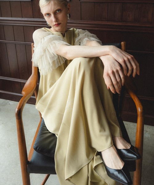 et.UNiVER(エトユニベール)の「Sleek Metallic Pumps(パンプス・レディース・シルバー/ブラック/チャコール・S/M/L/LL)」の16枚目の写真