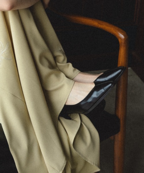 et.UNiVER(エトユニベール)の「Sleek Metallic Pumps(パンプス・レディース・シルバー/ブラック/チャコール・S/M/L/LL)」の17枚目の写真